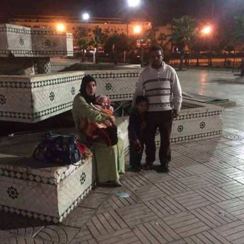 في ليلة المولد..أسرة ببرشيد بلا مأوى تفترش الأرض أمام العمالة
