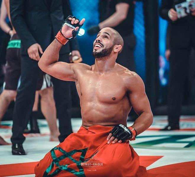 المغربي أبو زعيتز يُتوج بلقب افضل "مقاتل" في ألمانيا !
