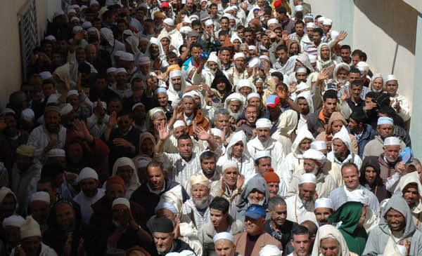 تغيير الدين..المغاربة يتسامحون مع الغريب و"يعادون" القريب!- فيديو