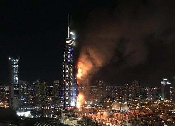 صورة تقود للسجن.. اعتقال مصريين نشرا سيلفي لاحتراق فندق دبي