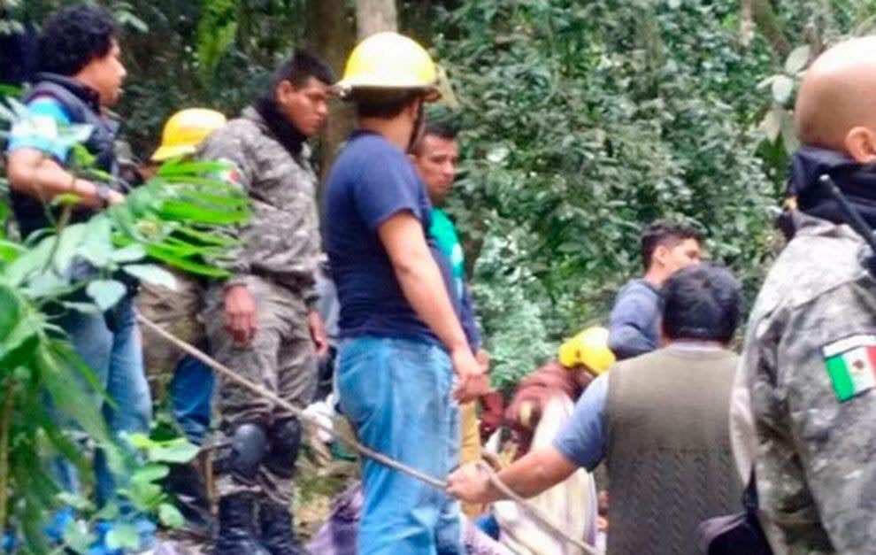 مقتل 16 لاعبا بالمكسيك في حادثة سير بعد سقوط حافلتهم من فوق جسر