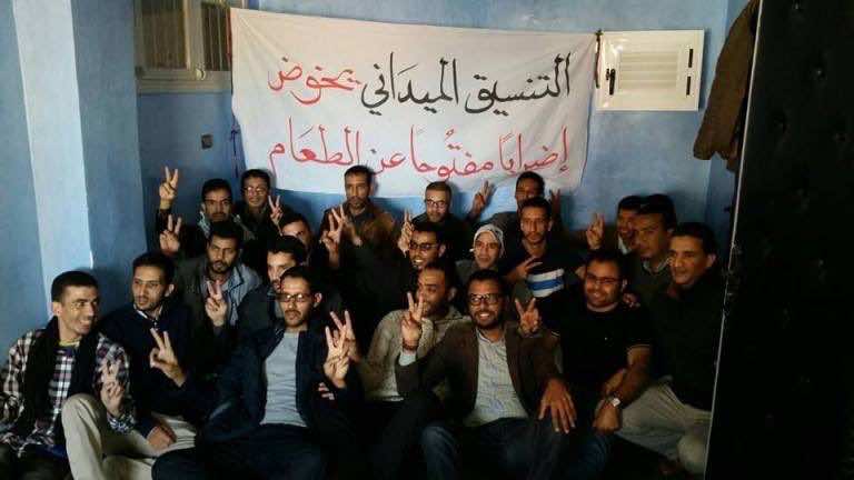 اتفاق بين رئيس الجهة ومعطلين ينتهي بوقف إضراب عن الطعام دام 13 يوما