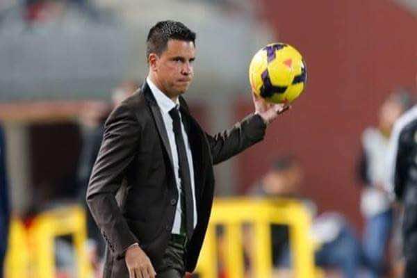 لاعبو المغرب التطواني يحتفلون بزفاف مدربهم الاسباني يوم الخميس