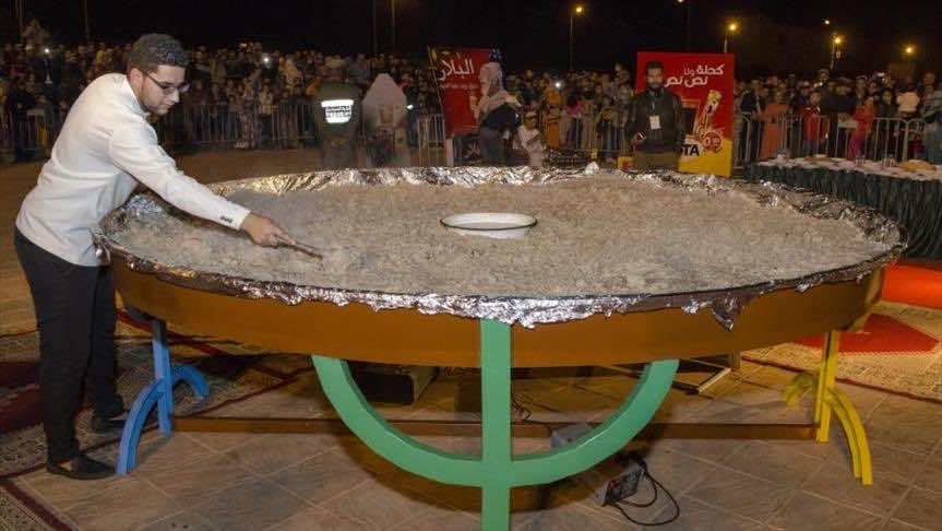 أمازيغ جنوب المغرب يحتفلون بسنتهم الجديدة بأكبر طبق "تاكلا"