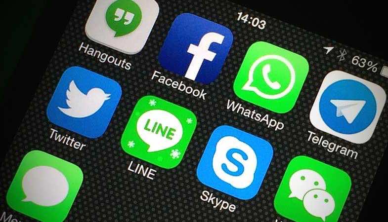 أيها الموظفون..الشركات لها الحق قانونيا في مراقبة ال"واتساب" الخاص بكم!