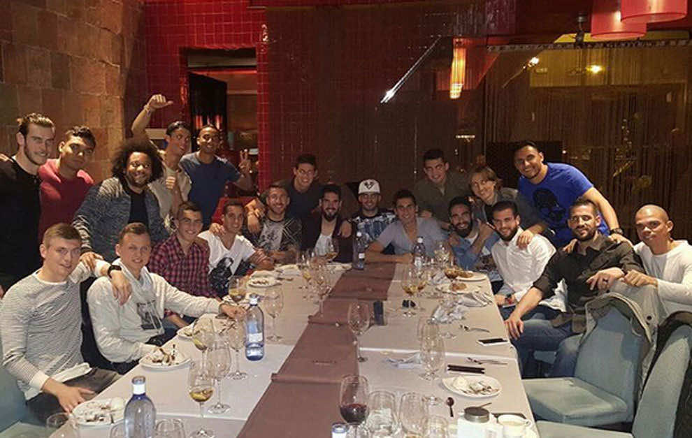 ريال مدريد يلعب ورقة "العشاء الجماعي" للرفع من نسبة الانسجام