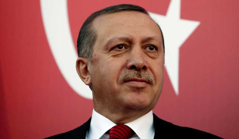 سجل شتائم زوجته لأردوغان سرا.. وقاضاها