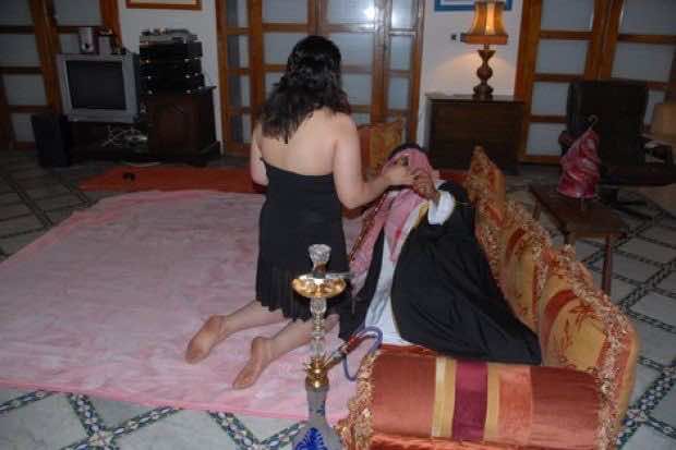 السجن والجلد لمغربيات بتهمة "إحياء سهرة ماجنة" في السعودية
