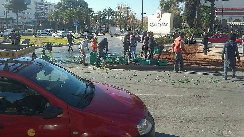 "الخمر" يسيل بشارع علال بنعبد الله بفاس-صور