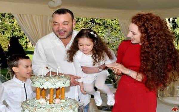 الفرحة في قصر محمد السادس..لالة خديجة تطفئ شمعتها التاسعة
