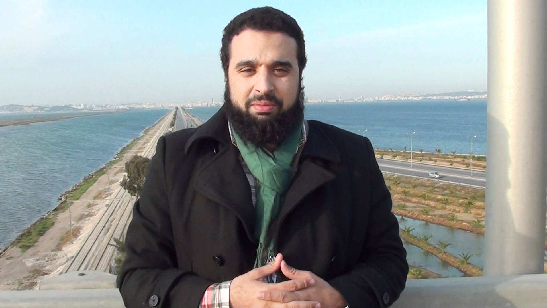داعية مغربي: لا تتزوج امرأة تتحدث عن 'المفاهمة' في الزواج..غادي تتصيد!!