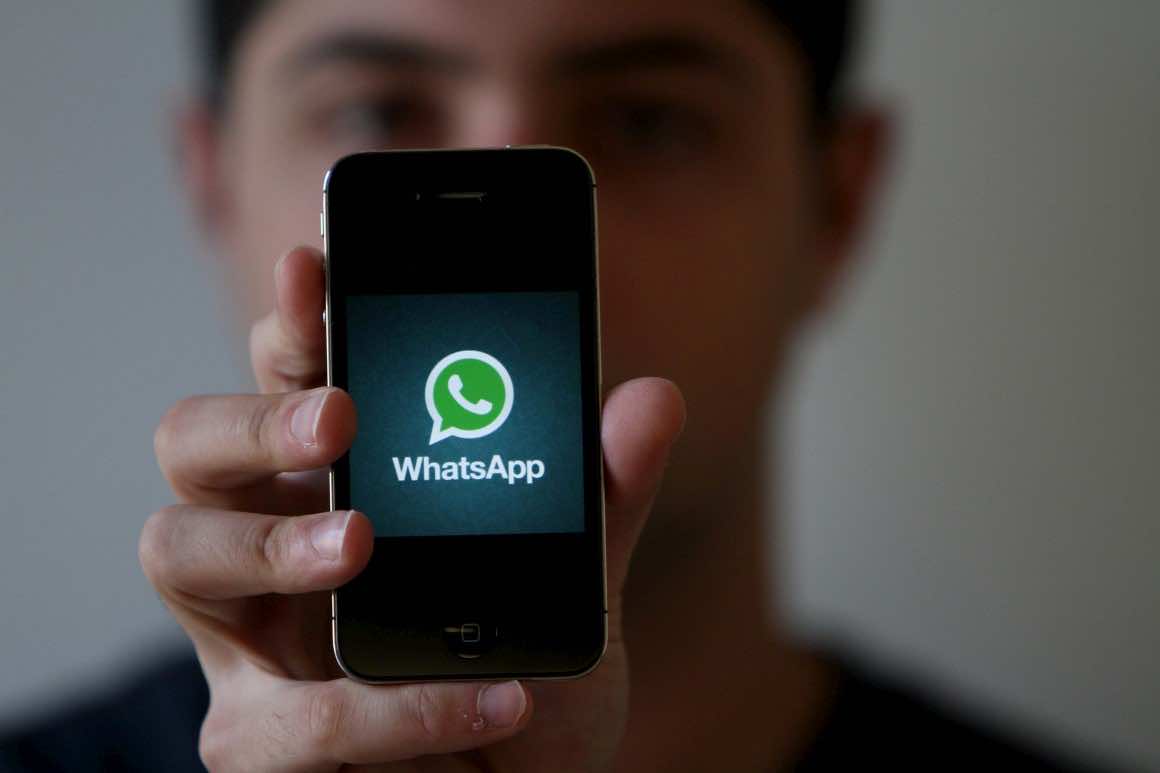 تطبيق جديد يتيح التجسس على "واتساب" الآخرين