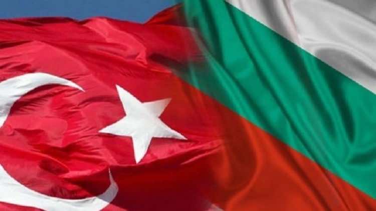 تركيا وبلغاريا يتبادلان طرد الدبلوماسيين