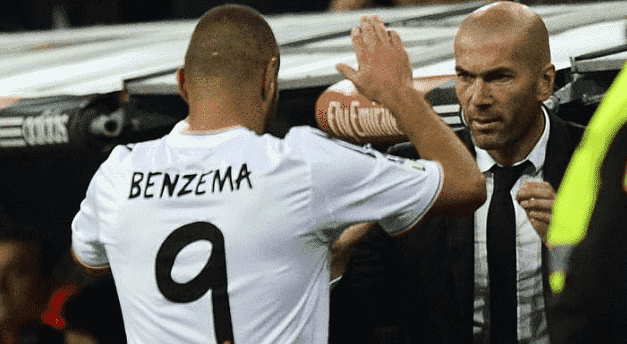 بنزيمة  مرتاح مع مدربه ويؤكد أن ريال مدريد الأفضل