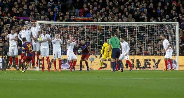 برشلونة يوسع الفارق عن مطارديه ويضيف إشبيلية إلى قائمة ضحاياه