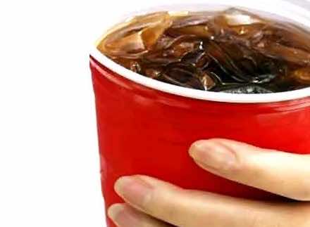 احذروها .. 10 أمراض خطيرة تسببها المشروبات الغازية
