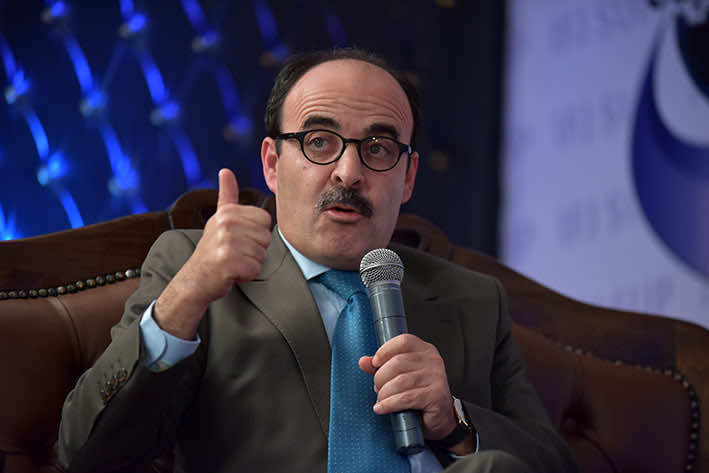 إلياس العماري يستعد لإطلاق بوابة الكترونية للبام ب4 لغات