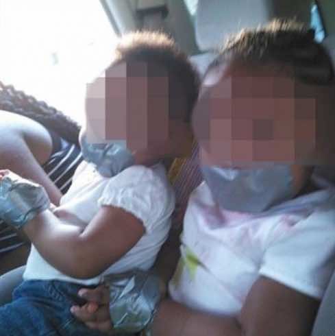 أم تعرض طفليها للبيع على "فايسبوك" مع خصم - صور