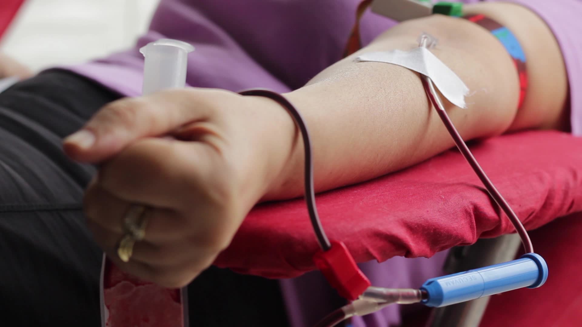 مركز تحاقن الدم: نراهن على 25 ألف كيس دم من المساجد في رمضان