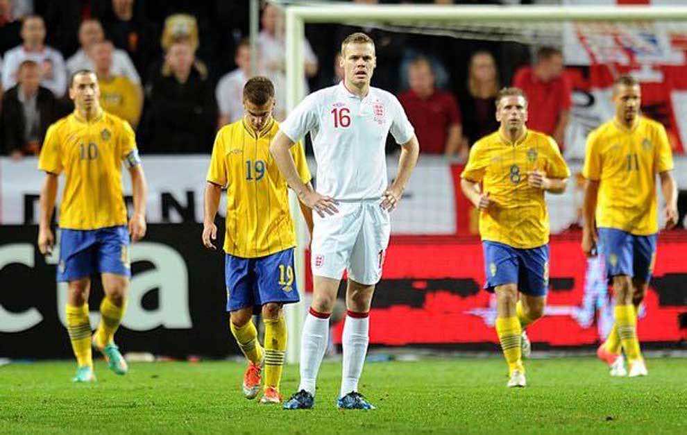 لاعب دولي "يتهم" إبراهيموفيتش بـ"تدمير" مساره في 10 دقائق – فيديو-