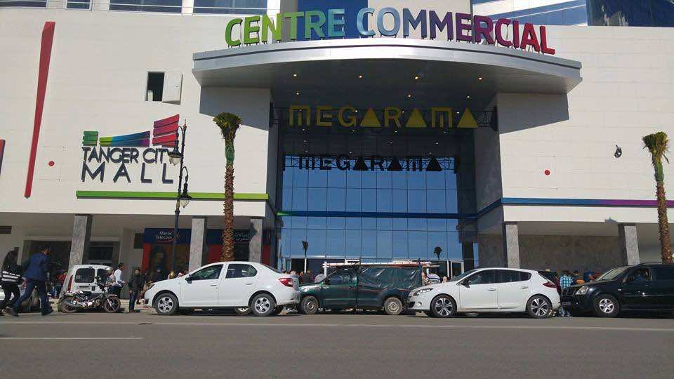 إقبال ضعيف على "طنجة سيتي مول" في أول أيام الافتتاح -صور