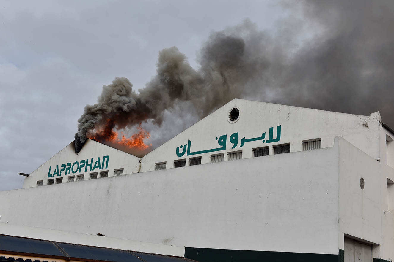 عاجل...حريق مهول بشركة للأدوية بالدار البيضاء-صور