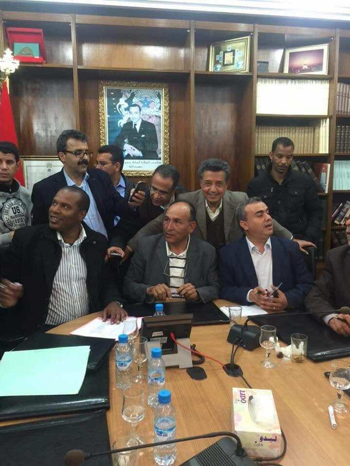 صور وكواليس الاجتماع الذي حسم ملف الأساتذة المتدربين
