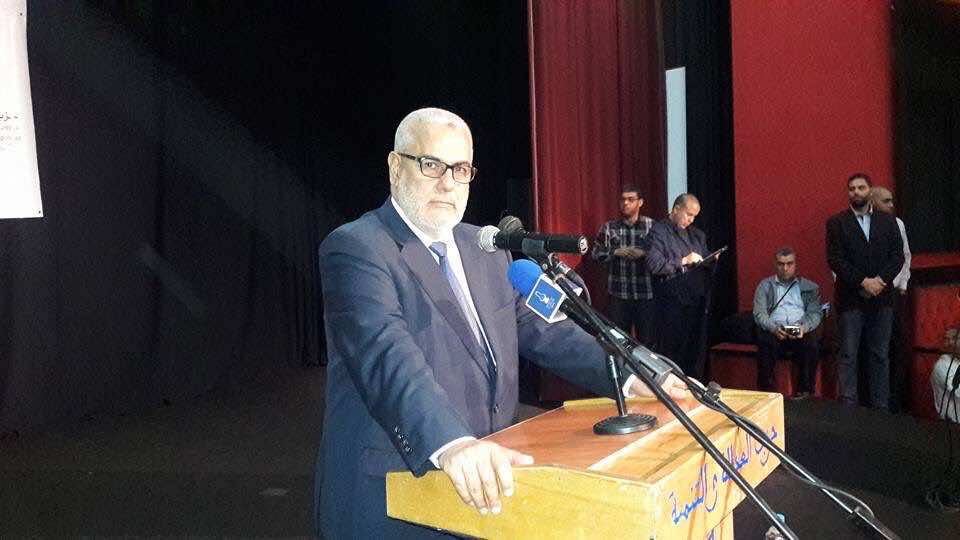 بنكيران يشكو التشويش ويصف خلفان بالغراب ومسيلمة الكذاب