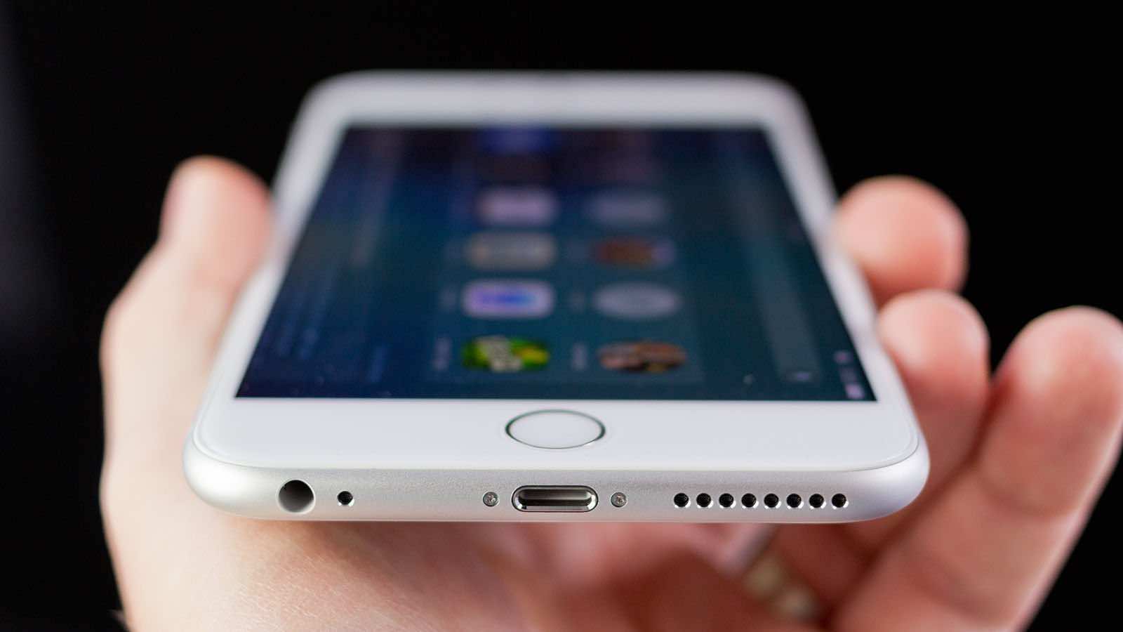 "APPLE" تخفض إنتاج "IPHONE" بسبب تباطؤ المبيعات