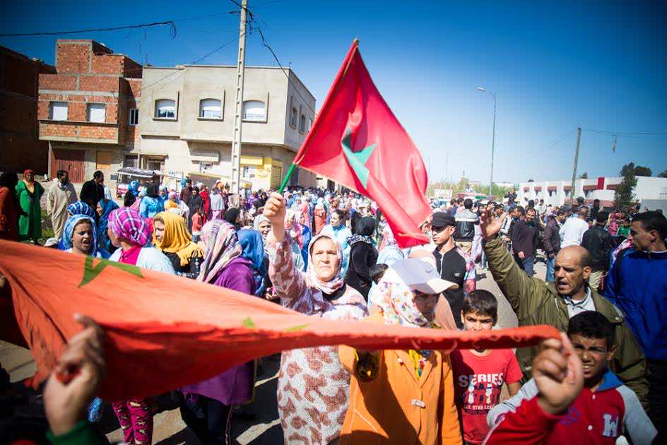 غليان وغضب في جنازة "بائعة البغرير" التي أحرقت نفسها بسبب الحكرة-صور