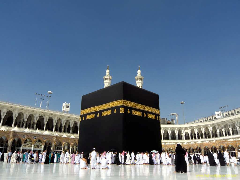 صحن الكعبة خال من الأعمدة والجسور.. الحرم المكي بلا مطاف مؤقتا