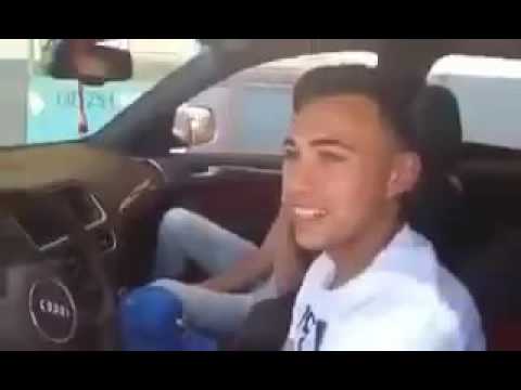 محاصرة نجم برشلونة بالناظور- فيديو