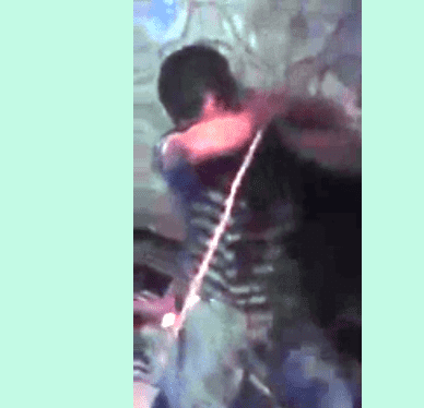 "شرع اليد" مرة اخرى..صفع وركل وسب لرجل ضبط في بيت متزوجة!- فيديو