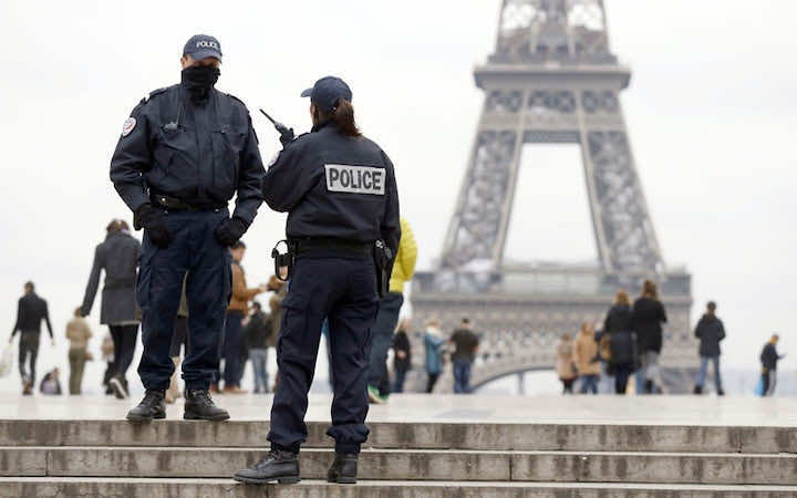 فرنسا تمدد حالة الطوارىء للمرة الثالثة منذ اعتداءات باريس