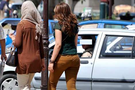 مواطنة توقع قائدا تحرش بها وسط الرباط بين يدي الأمن