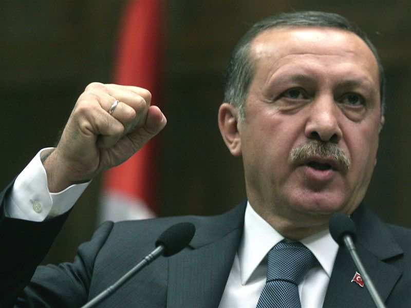 أردوغان يوظف 20 ألف مدرس بدلا من الذين فصلهم