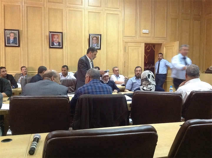 مجلس وجدة يؤجل الحسم في إحداث مؤسسة وجدة الكبرى للمجاز وسوق الجملة