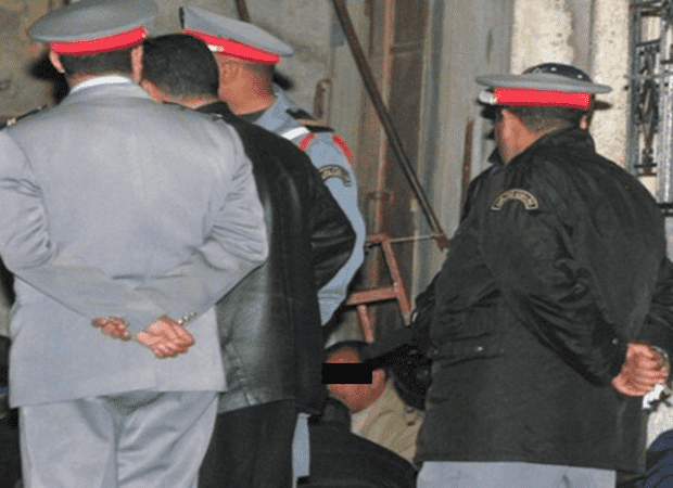 اعتقال 3 بيضاويين بتهمة "إهانة" رجال الدرك