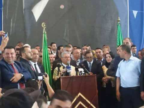 شباب جزائري يواجه سعداني بمطلب فتح الحدود مع المغرب