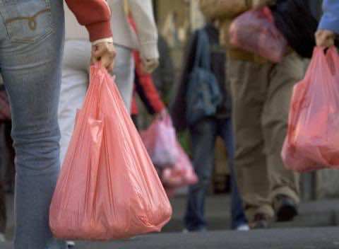 إتلاف أطنان من الأكياس البلاستيكية بفاس منذ يونيو الجاري