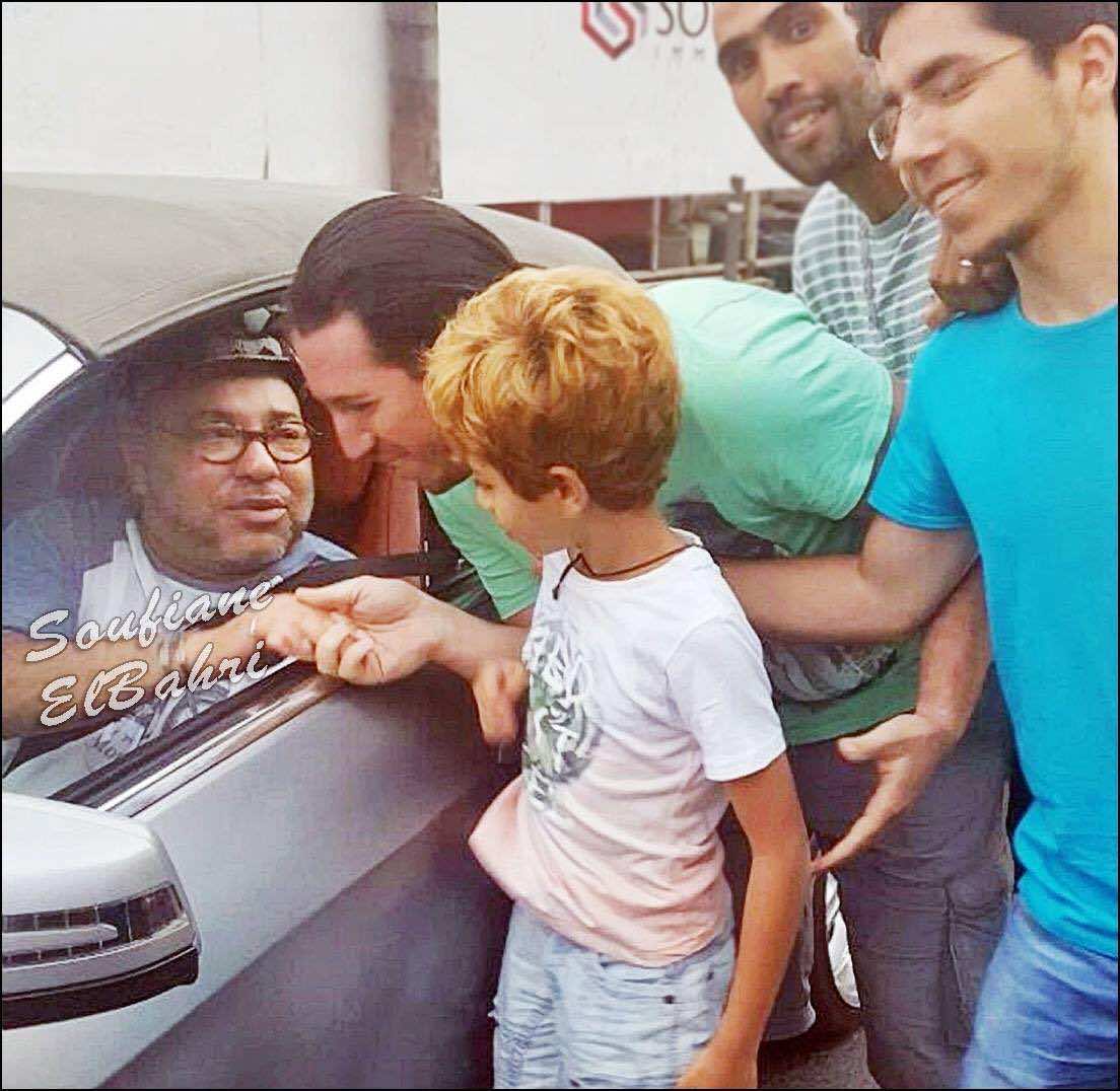 مواطن من البيضاء يحكي قصة لقاءاته الرمضانية مع الملك في البيضاء- صورة