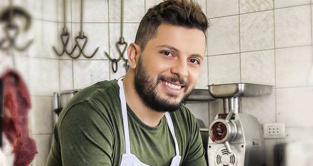 حاتم عمور يتبرأ من كاميرا "مشيتي فيها" ويصف البرنامج بـ"التخربيق"