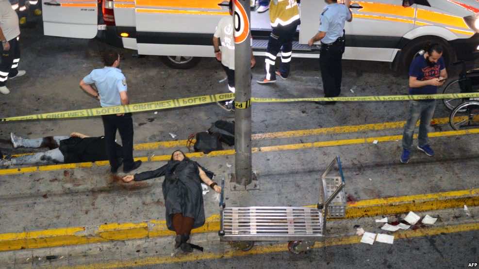 ارتفاع ضحايا مطار أتاتورك إلى 41 شخصا ولا مغربيا بينهم