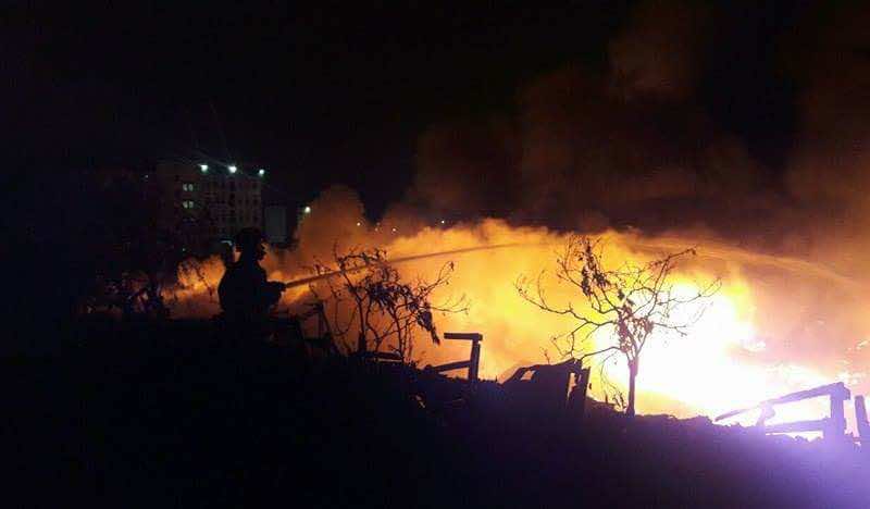 عاجل..حريق ضخم بسوق المتلاشيات يستنفر رجال الوقاية المدنية- صورة