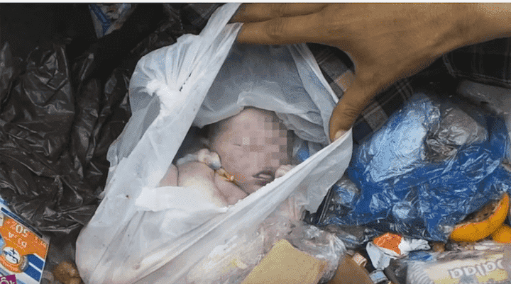 العثور على جثة رضيع مخنوق داخل حاوية للأزبال بالبيضاء- فيديو