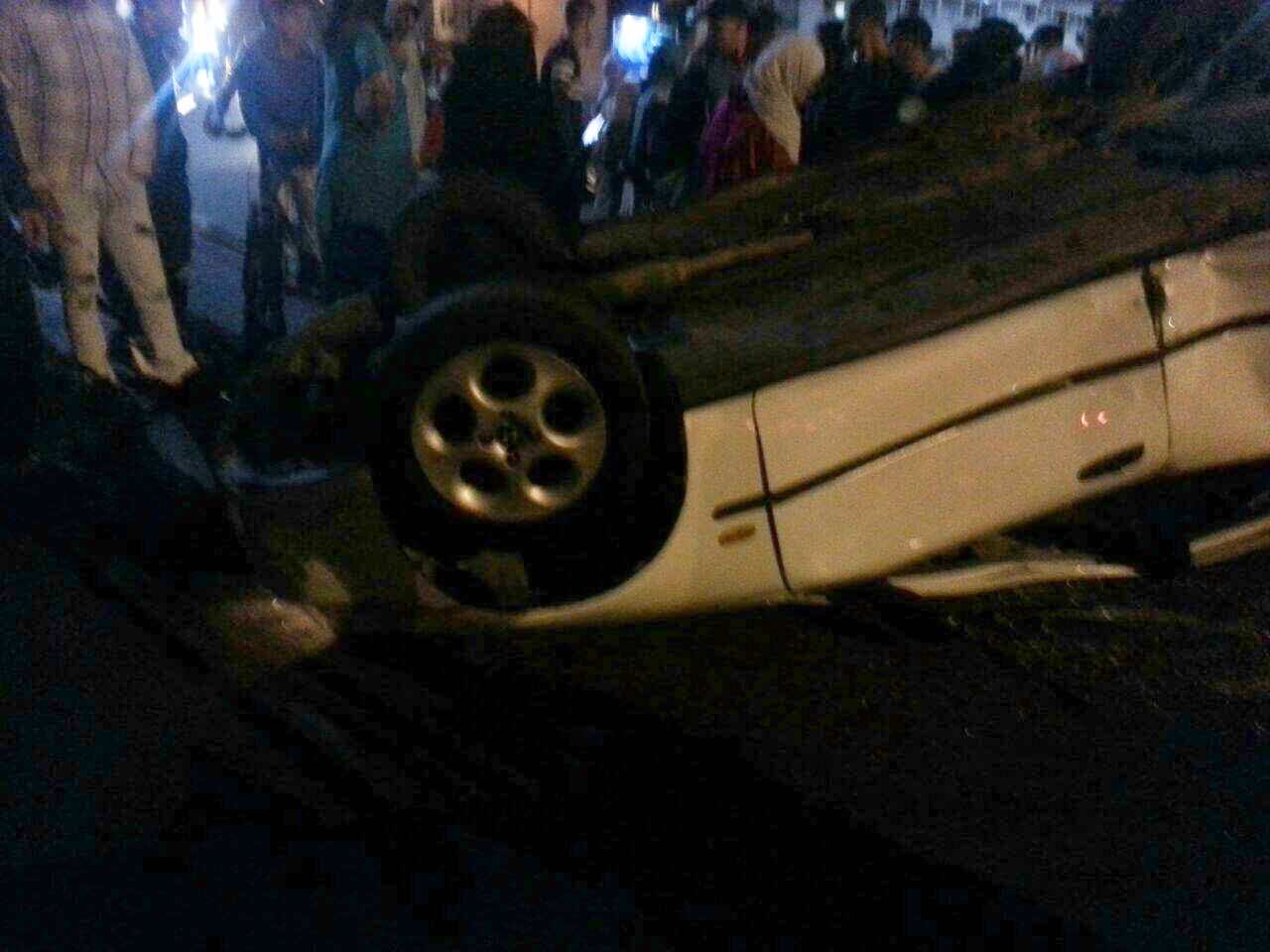 حادث مروع آخر في رمضان..انقلاب سيارة وسط أكبر شوارع البيضاء- صور