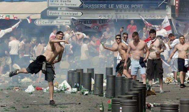فرنسا تأمر 20 مشجعا روسيا بمغادرة البلاد
