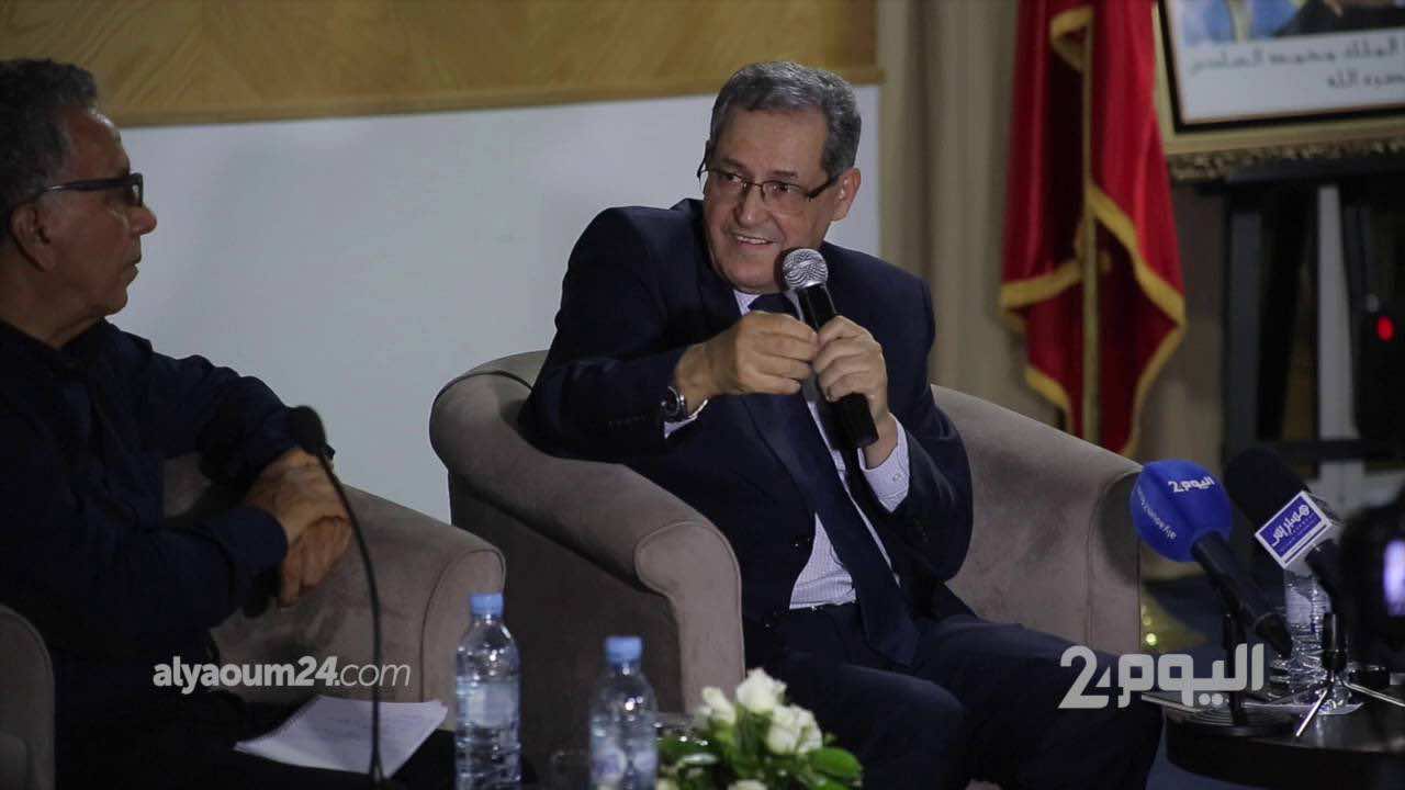 العنصر يعد المغاربة بمراجعة قوانين جاءت بها الحكومة التي يشارك فيها!