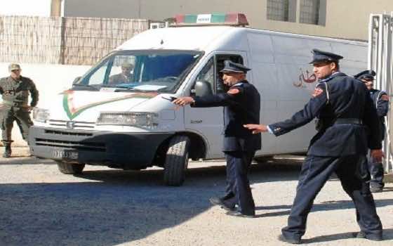 الحبس لشرطي سرب معلومات حول الحملات الأمنية لاعتقال الطلبة