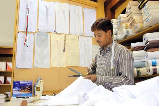 دولة إسلامية تُحذر مواطنيها من ارتداء "الكندورة" في عيد الفطر